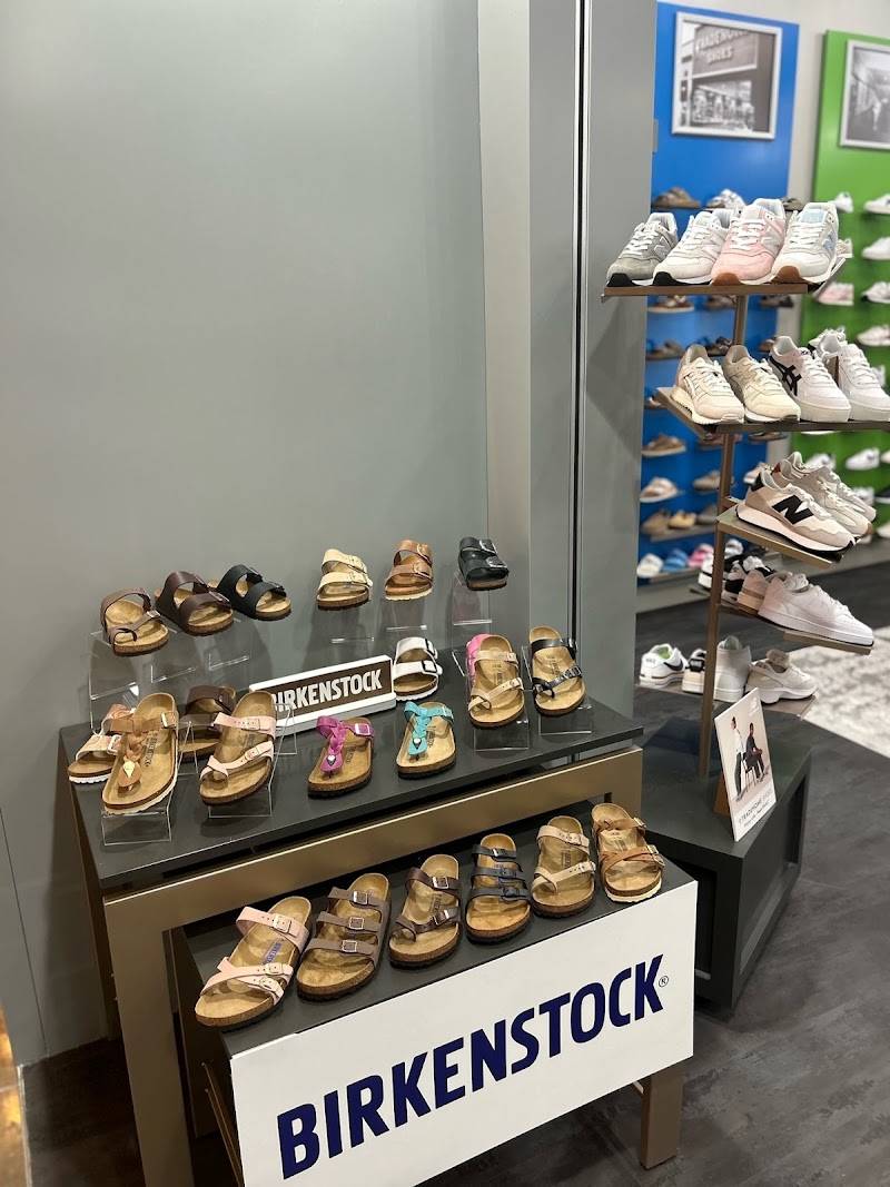 Tradehome Shoes