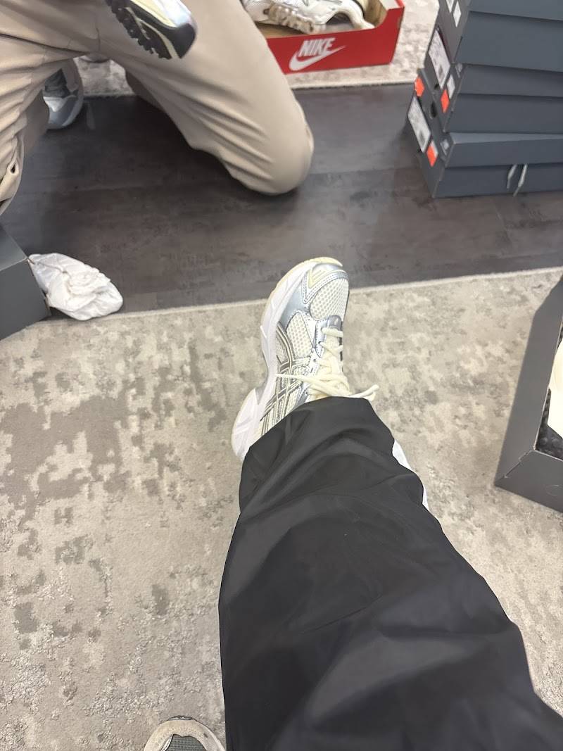 Tradehome Shoes